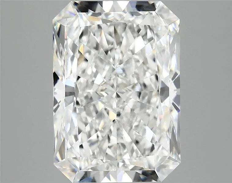 4.50ct Radiant Lab Grown Diamond (Colour E, Clarity VS1, IGI Certified)