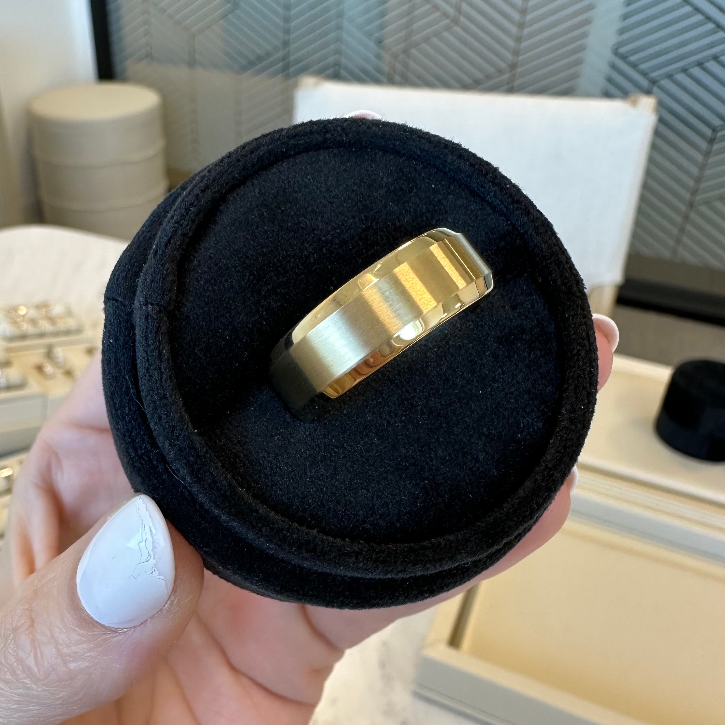 Kyle 18k Yellow Gold Men's Wedding Band - TOVAA