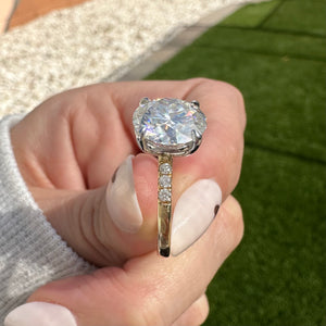 Molly 4ct Round Cut Moissanite Engagement Ring w/ 14k Two-Tone Gold Band - TOVAA