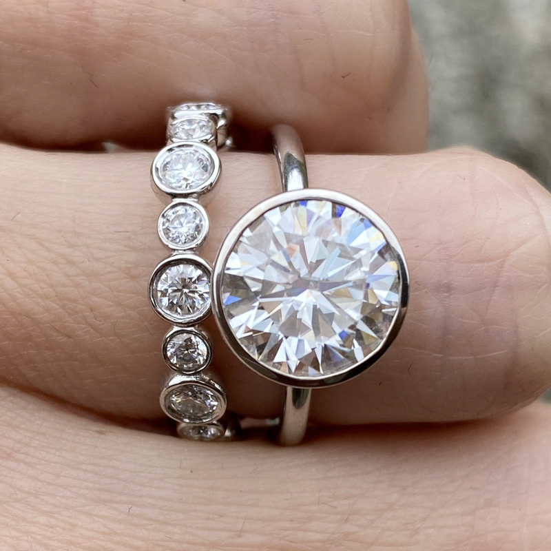 Round Bezel Set Engagement Ring 001-100-00649 14KR | Blue Water Jewelers |  Saint Augustine, FL