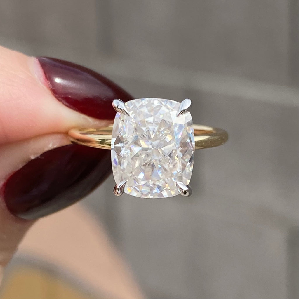 Olivia FLUSH (4.2ct) Cushion / 2-Tone
