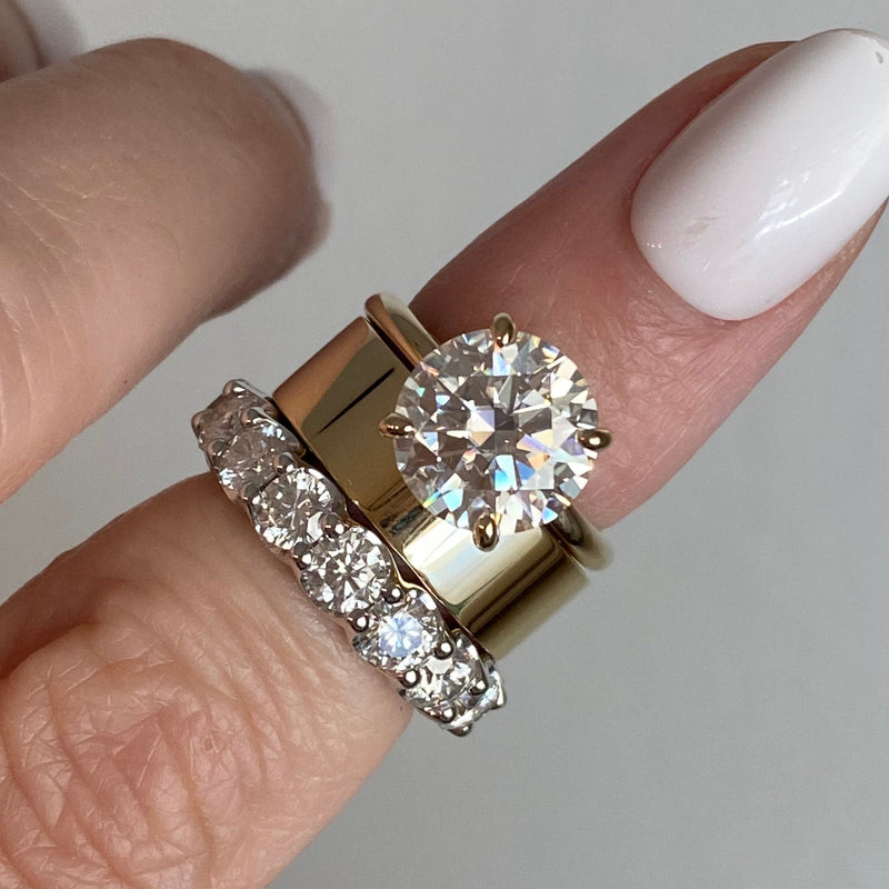 Round solitaire engagement 2025 ring gold band