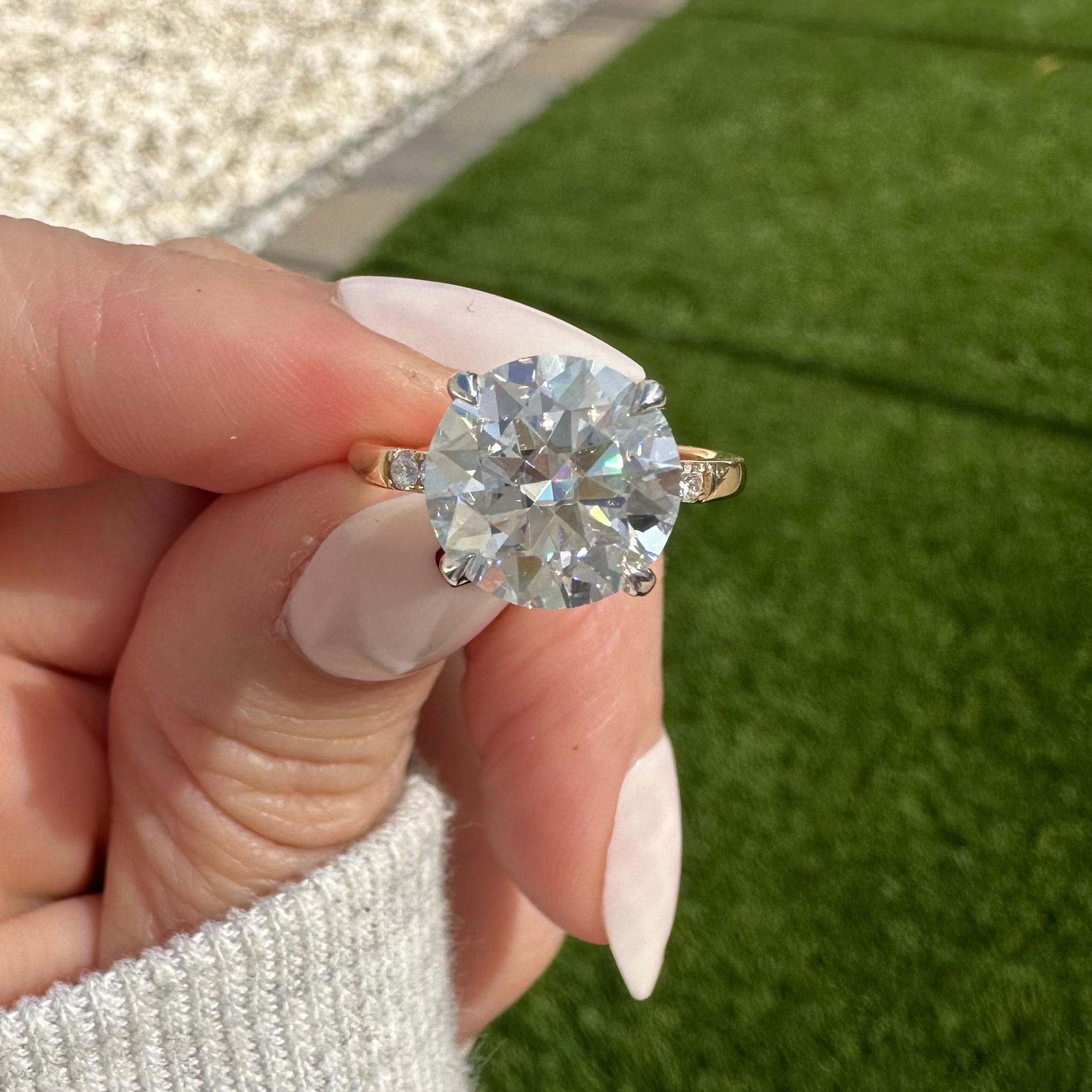 Molly 4ct Round Cut Moissanite Engagement Ring w/ 14k Two-Tone Gold Band - TOVAA